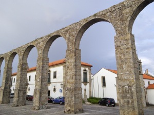 We got a ride for 3 km and he dropped us off by this aquaduct
